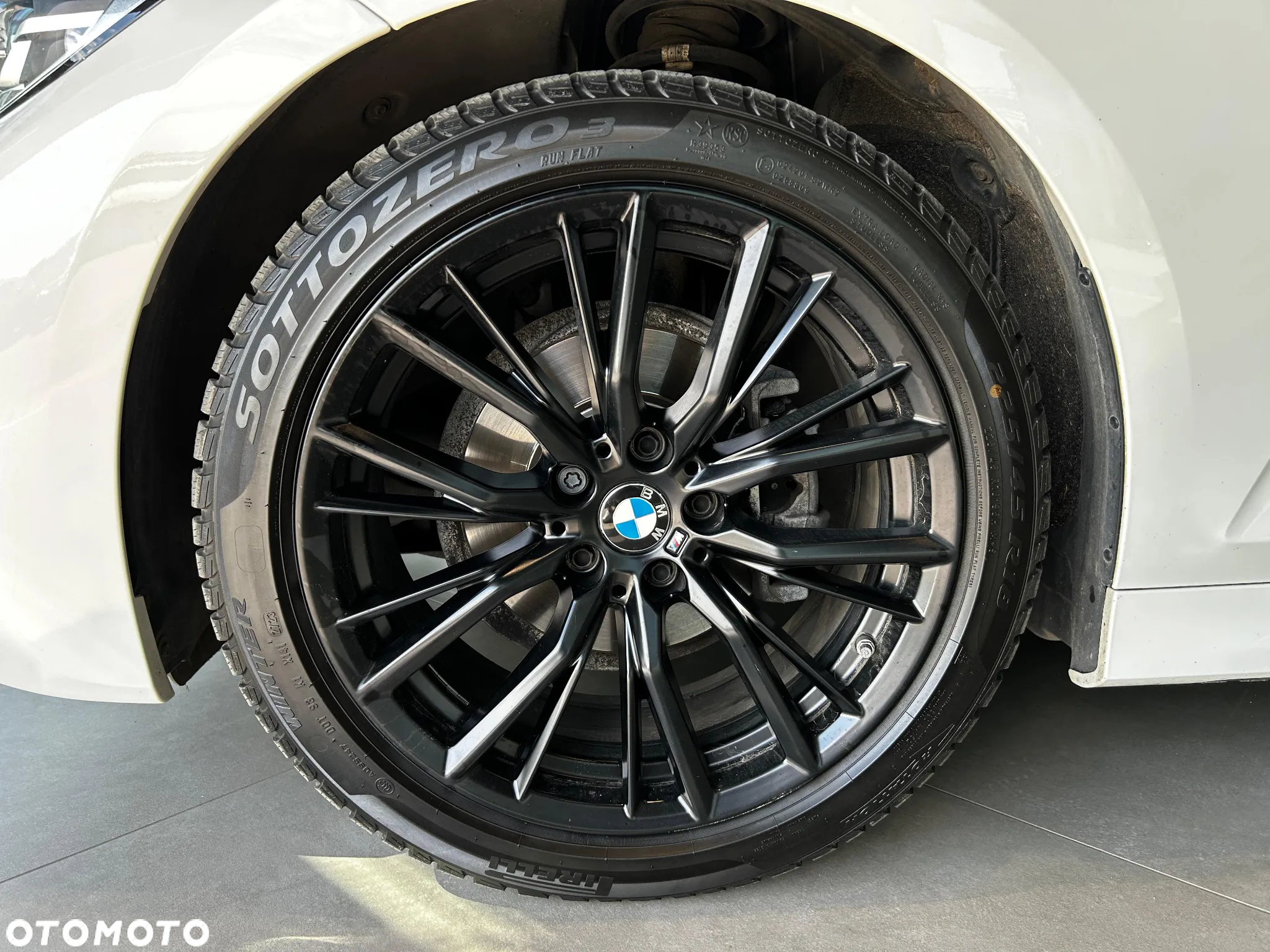 BMW Seria 3 318d M Sport Shadow - 14