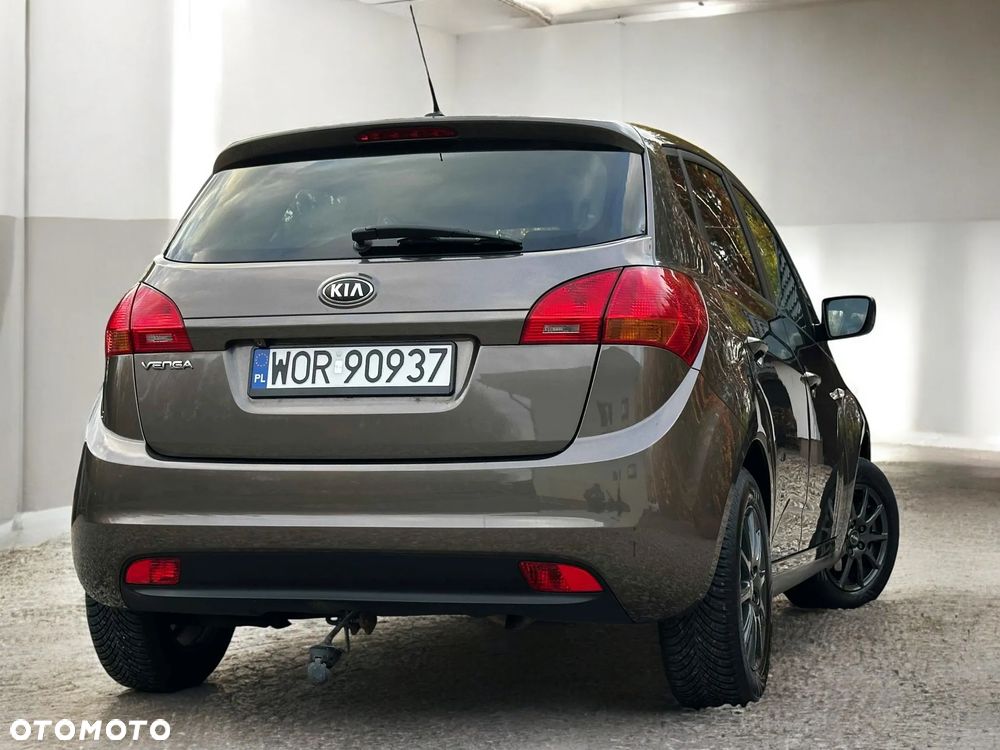 Kia Venga - 14