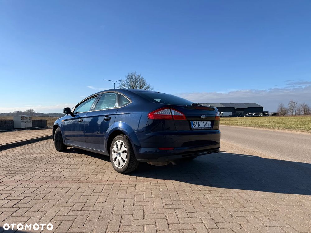 Ford Mondeo 1.6 Ambiente - 11