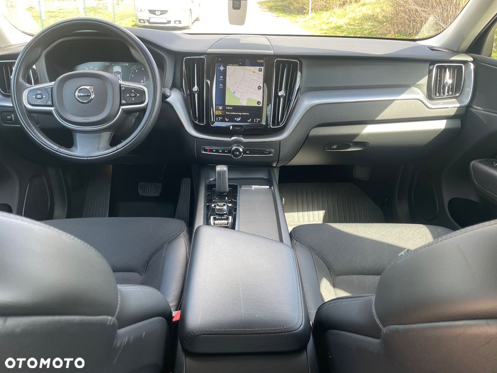 Volvo XC 60 B5 B Momentum Pro - 27