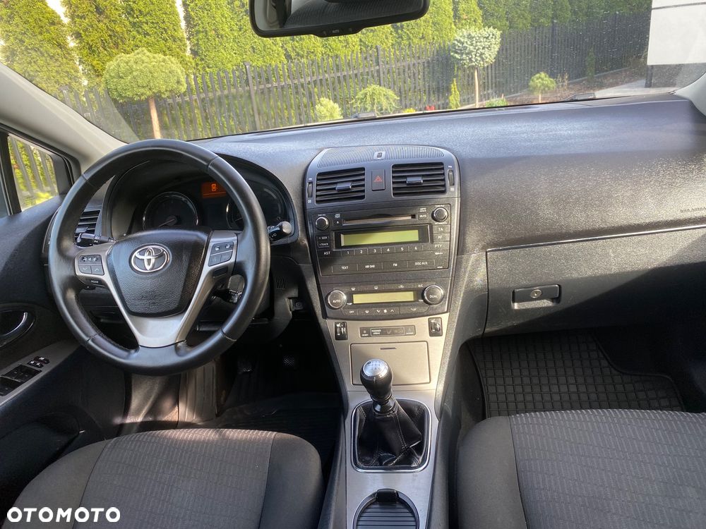 Toyota Avensis 1.8 Sol - 8