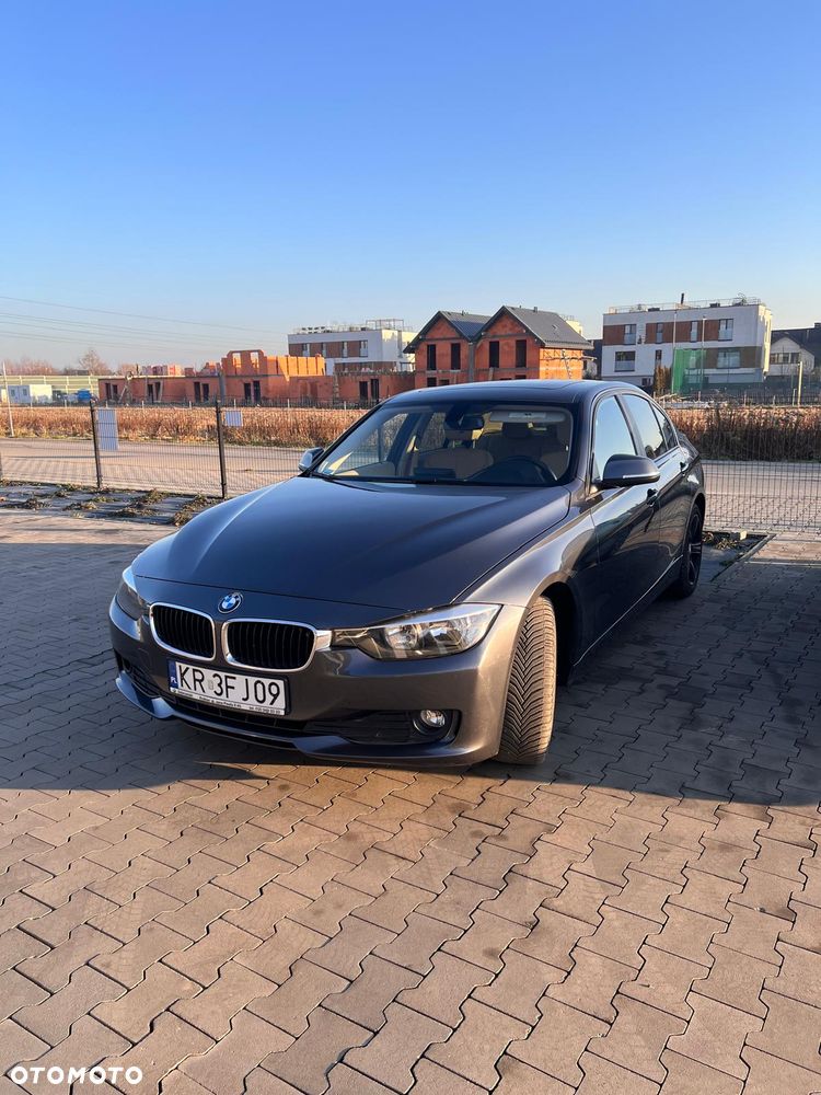BMW Seria 3 328i - 1