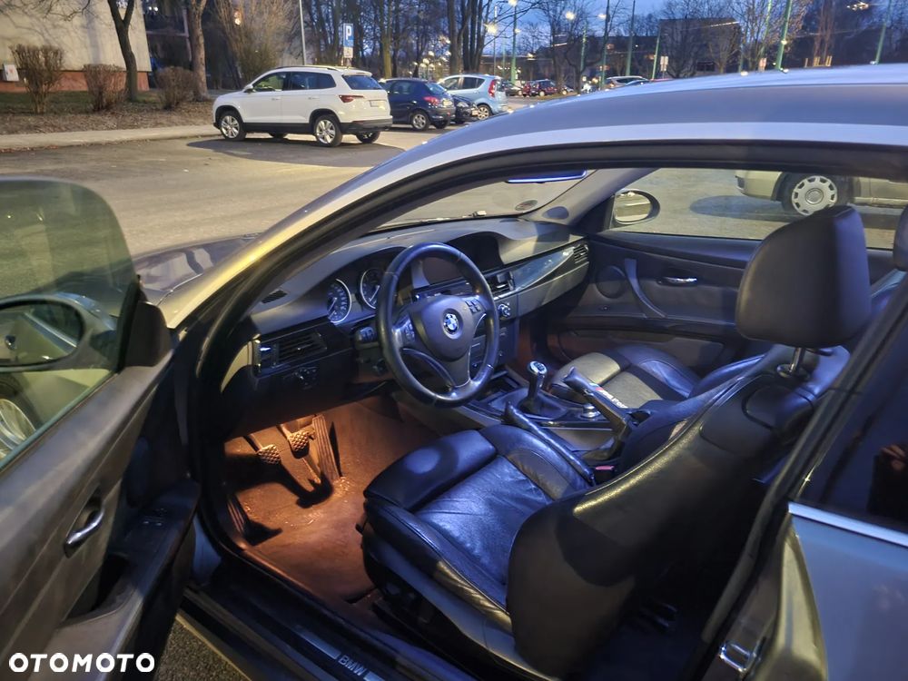 BMW Seria 3 325i - 5