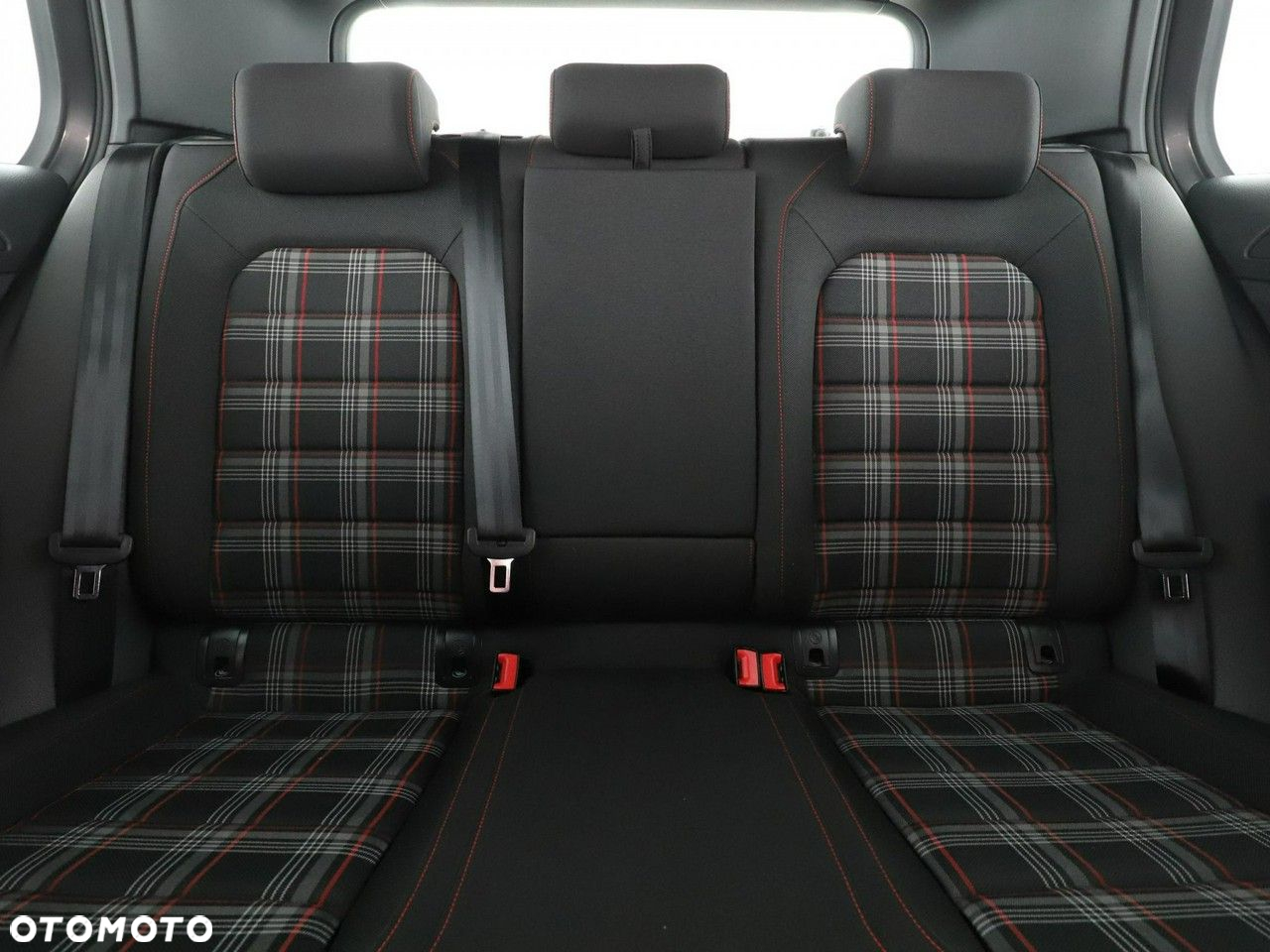 Volkswagen Golf GTI (BlueMotion Technology) DSG Performance - 18