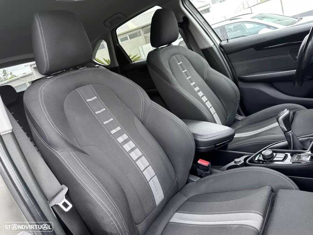 BMW 218 Active Tourer d Line Sport - 46