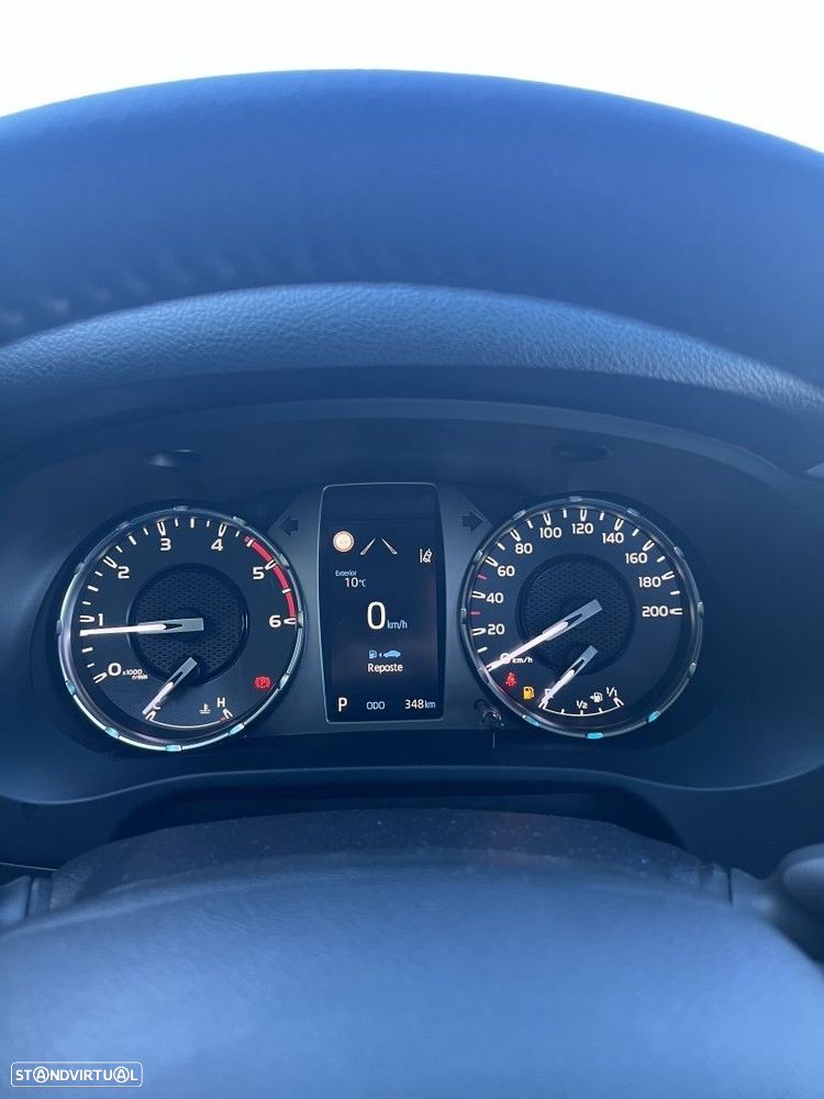 Toyota Hilux 2.4 D-4D 4WD CD CM Aut. - 9