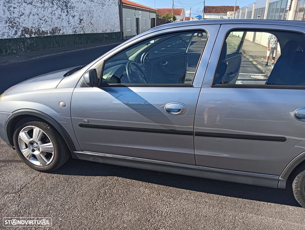 Opel Corsa 1.2 16V Enjoy - 1