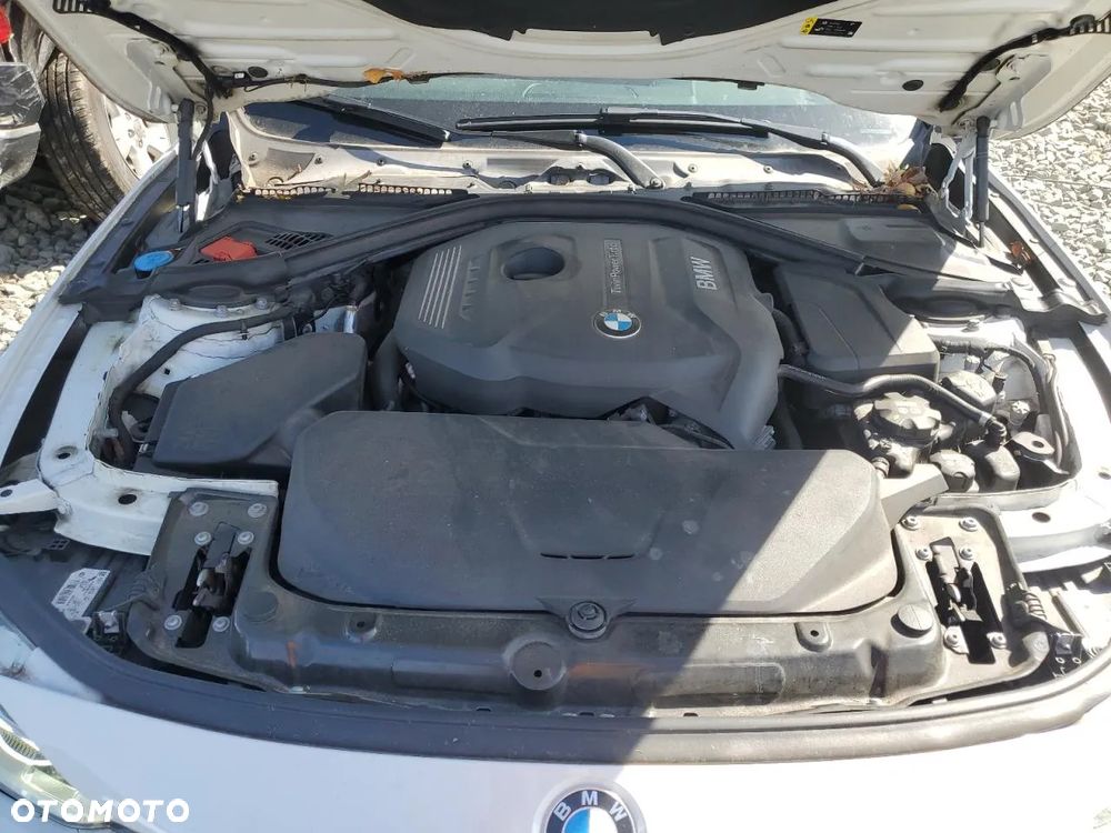 BMW Seria 3 330i xDrive Sport - 12