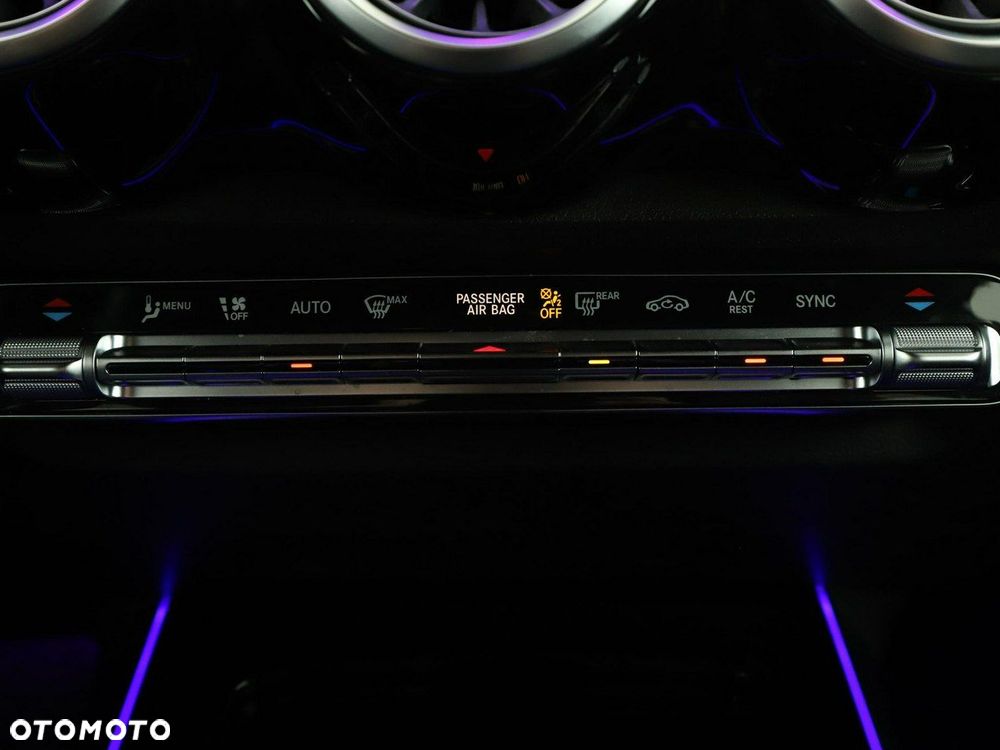 Mercedes-Benz GLB 200 d 8G-DCT Progressive - 32