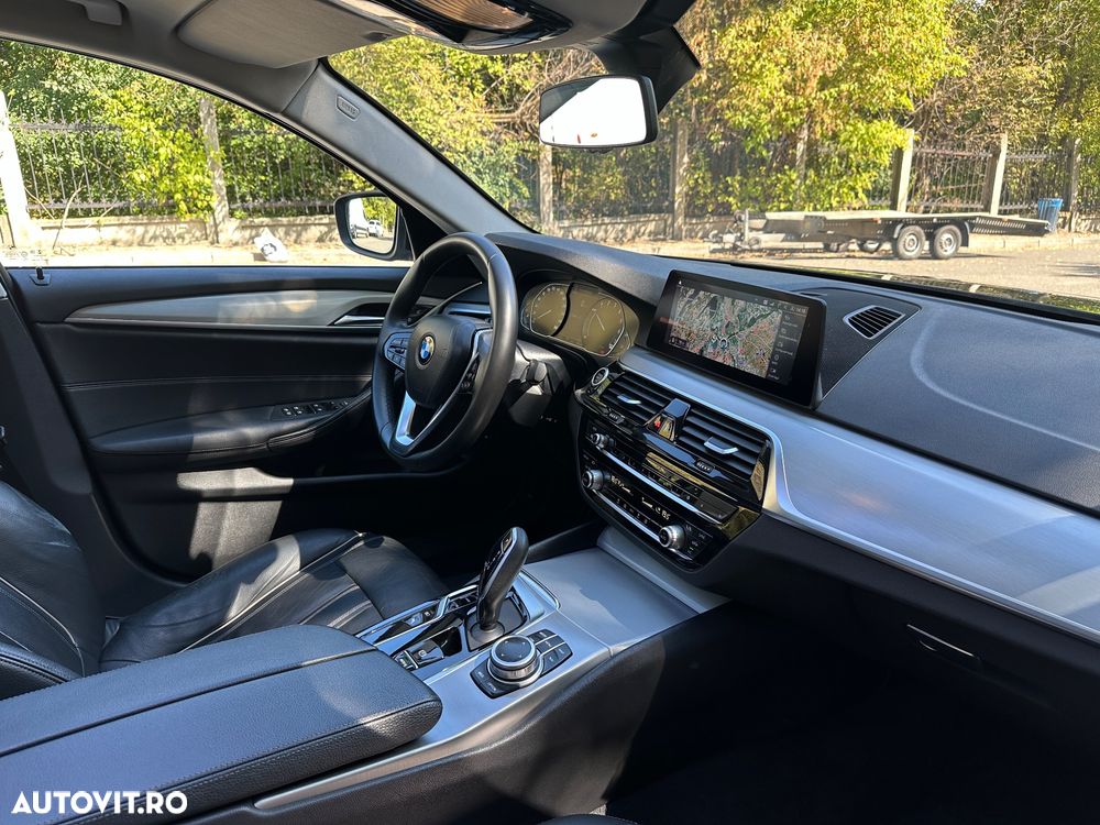 BMW Seria 5 530e Aut. Luxury Line - 23