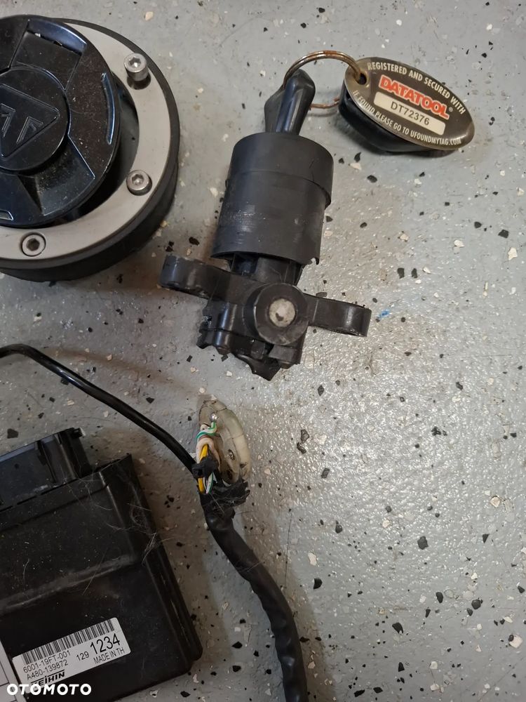Triumph Street Triple 765 komputer stacyjka ecu zestaw startowy - 2