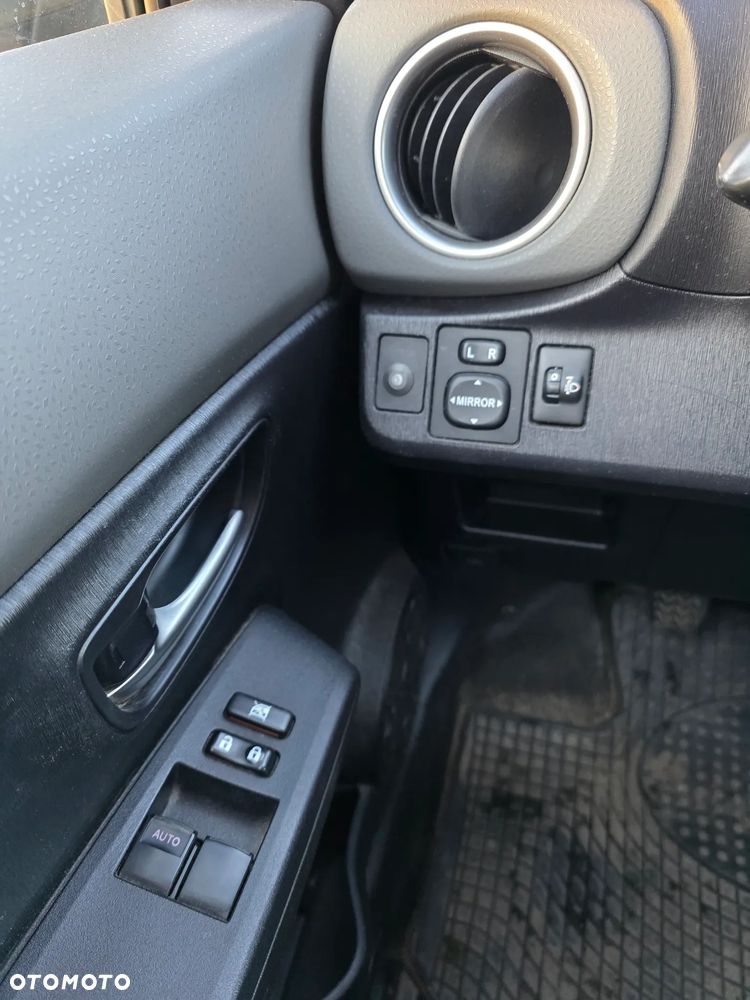 Toyota Yaris 1.33 Active - 11