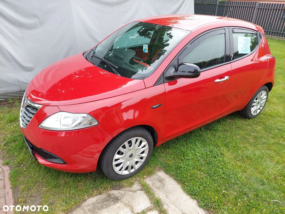 Lancia Ypsilon 1.2 8V Silver - 1