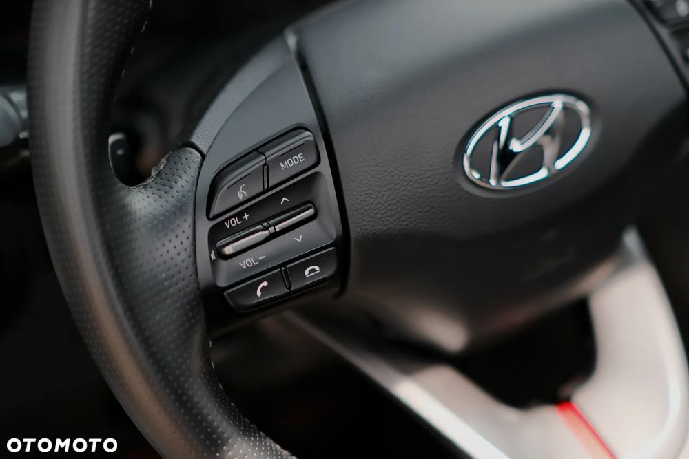 Hyundai Veloster - 26