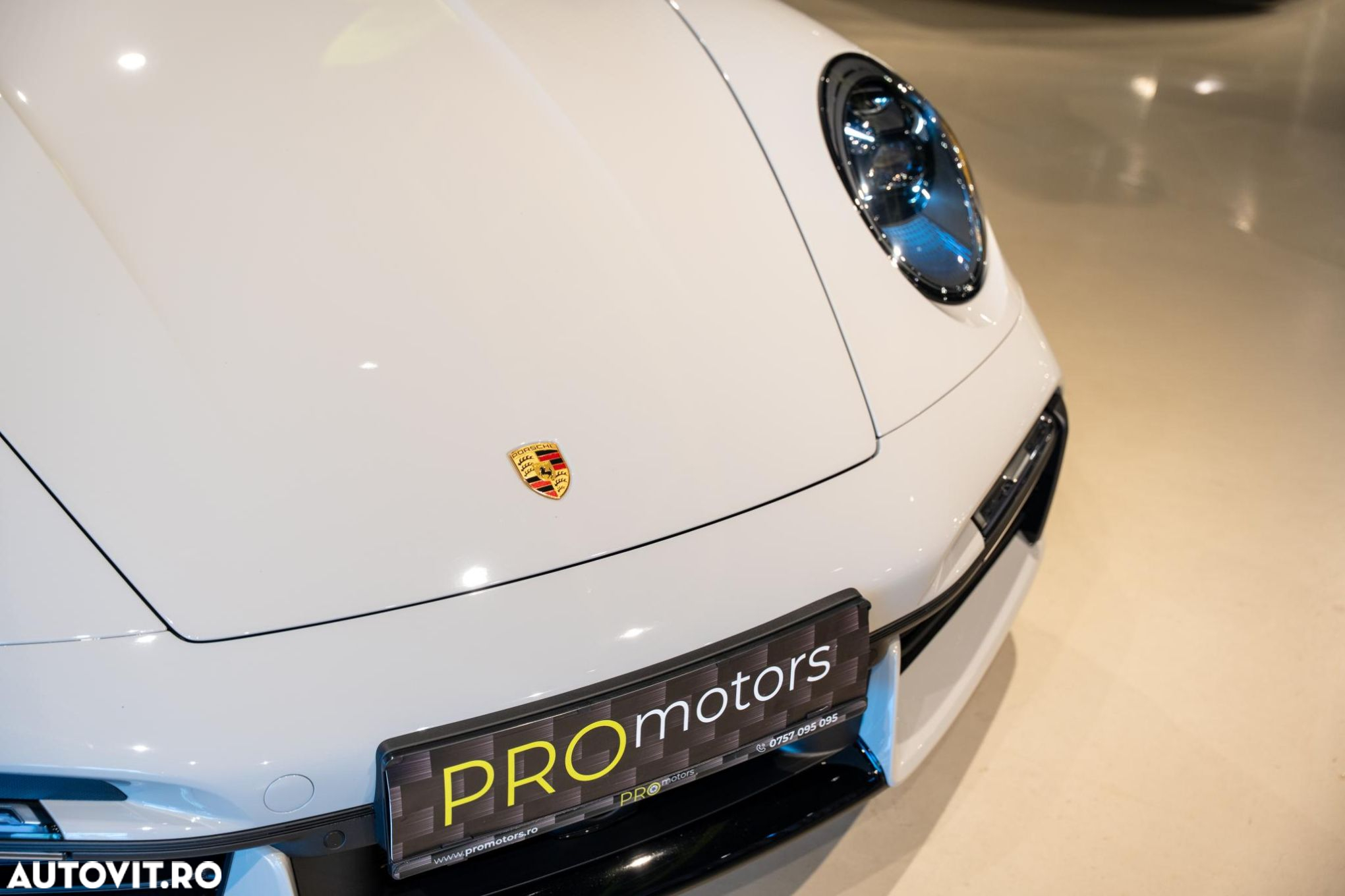 Porsche 911-TURBO-S - 12