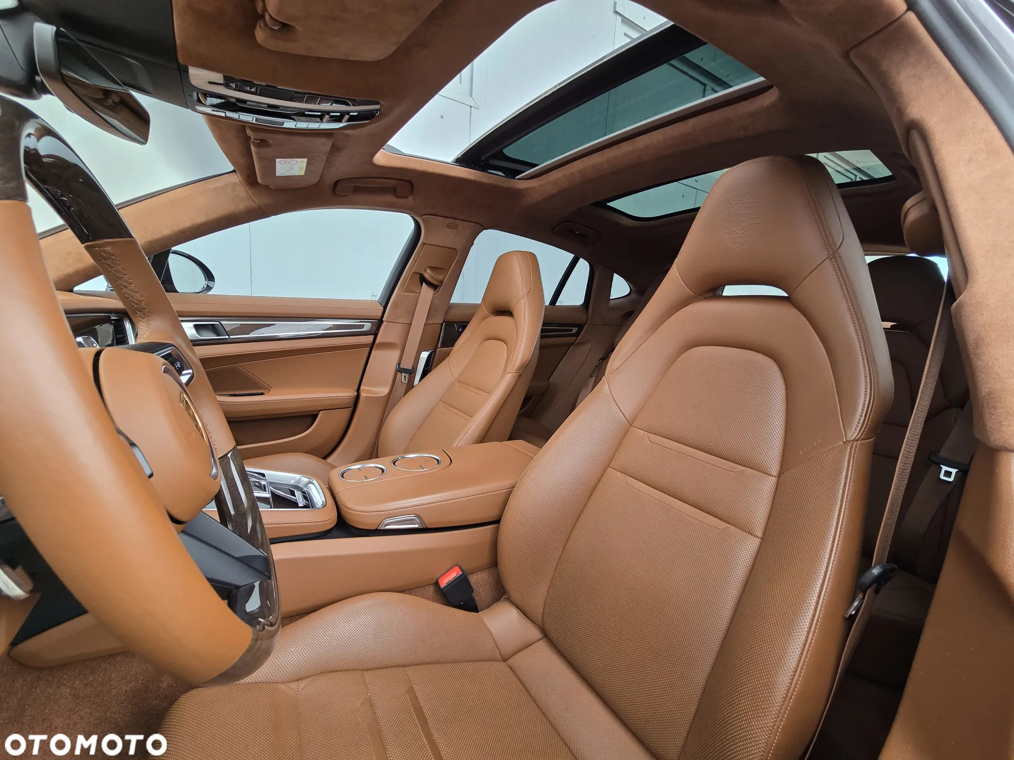 Porsche Panamera 4 Platinum Edition - 14
