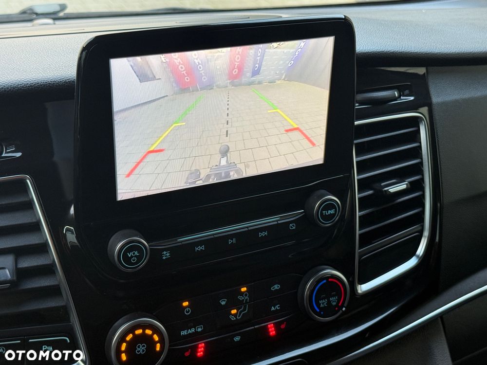 Ford Tourneo Custom - 16