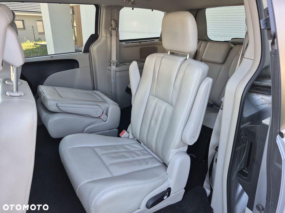 Chrysler Town & Country 3.6 Touring - 22