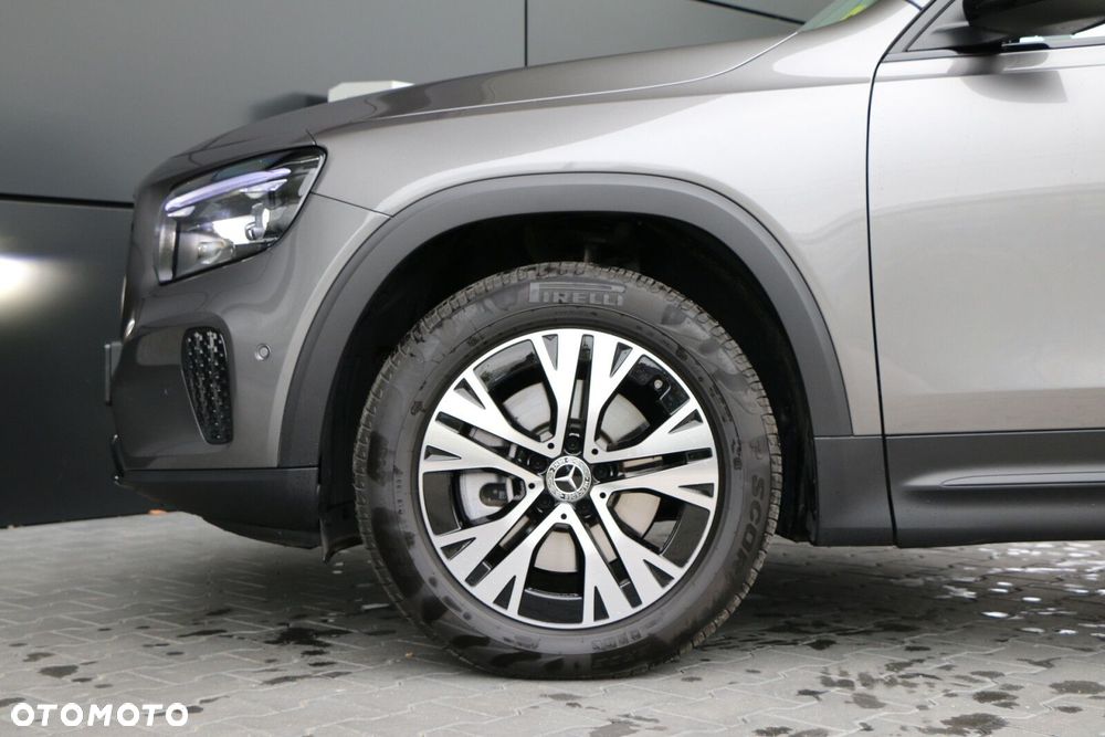Mercedes-Benz GLB - 9