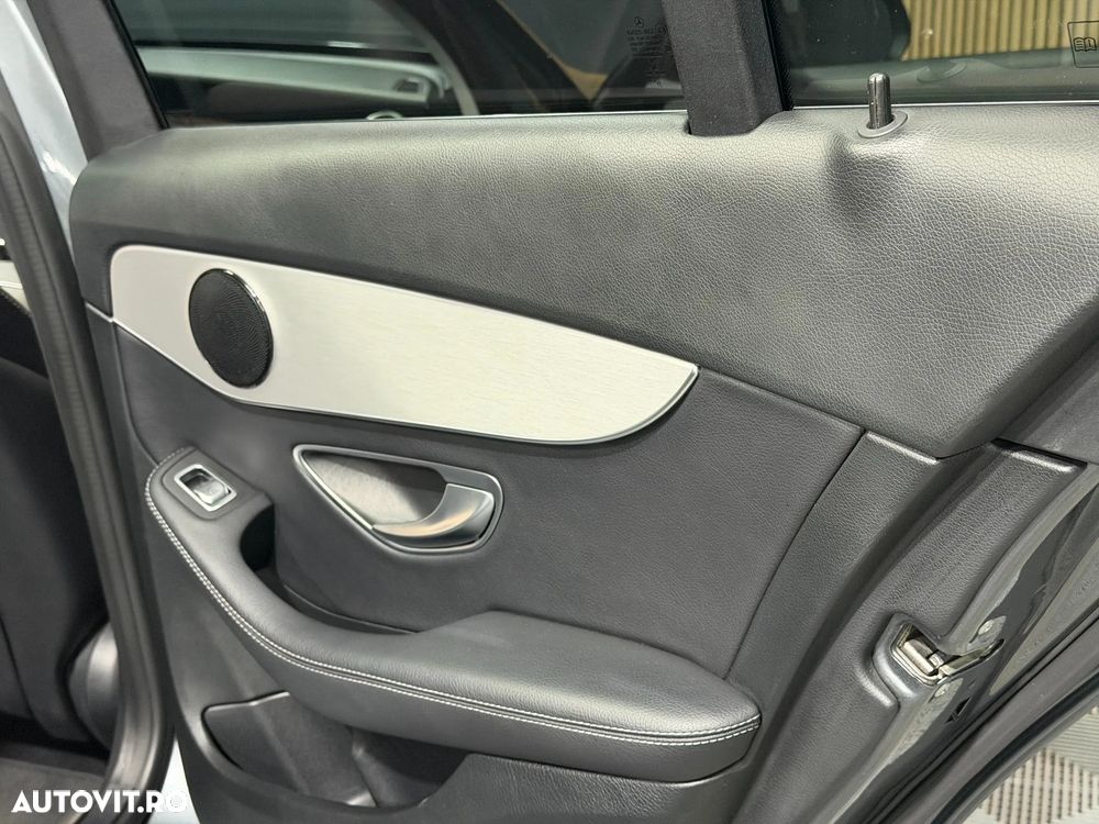 Mercedes-Benz C - 24