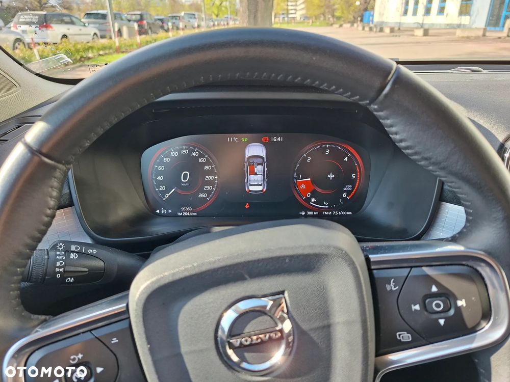 Volvo XC 40 D3 Momentum Pro - 6