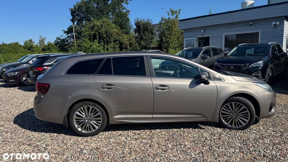 Toyota Avensis Touring Sports 1.8 Multidrive S Executive - 18
