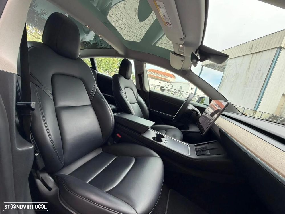Tesla Model 3 Standard Range Plus RWD — fotografia 30