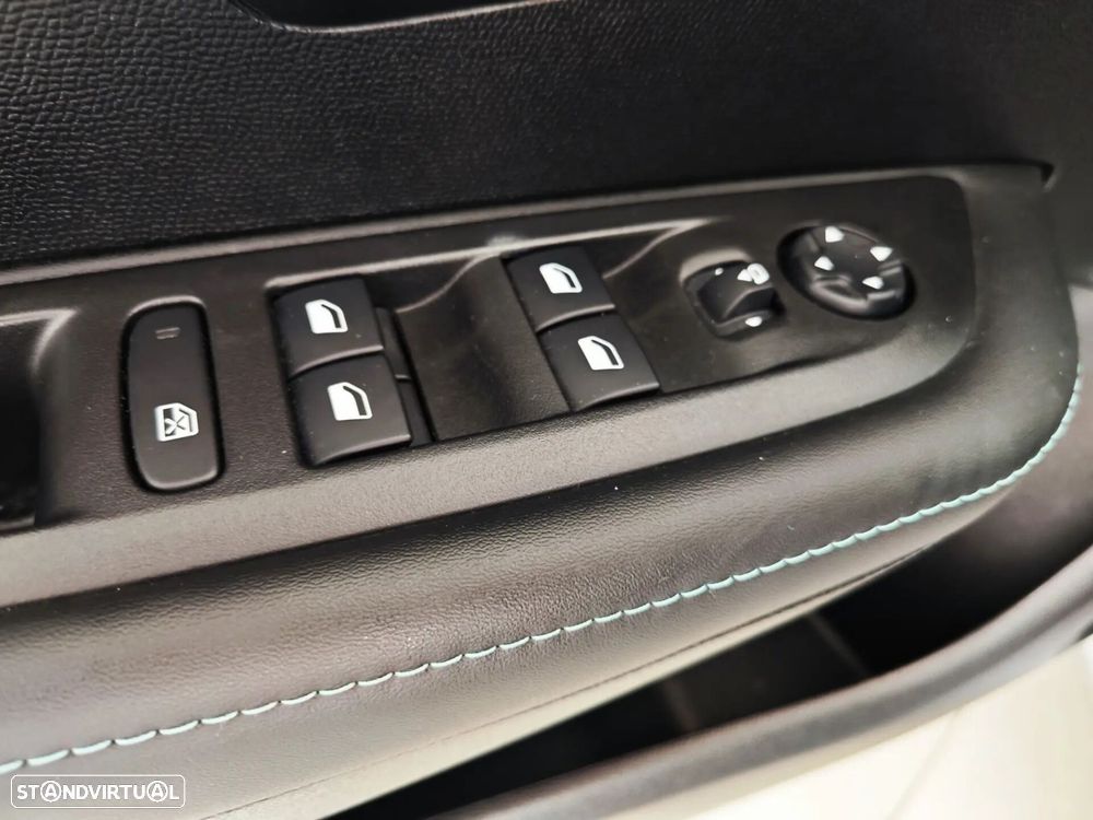 Peugeot 208 1.2 PureTech Allure Pack - 40