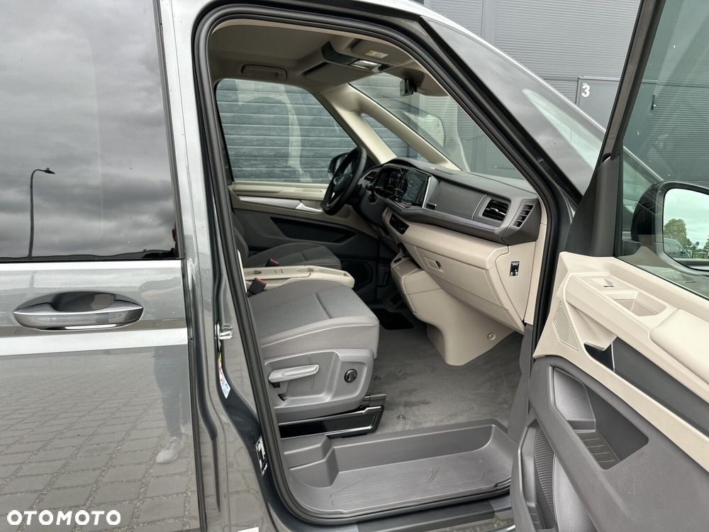 Volkswagen Multivan - 31
