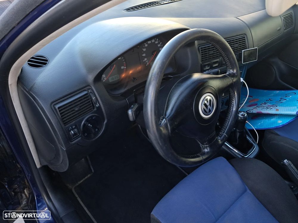 VW Golf 1.9 TDi 25 Anos - 18