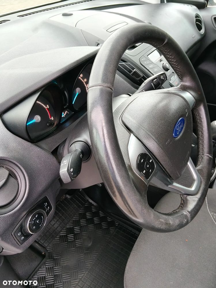 Ford Transit Courier - 7