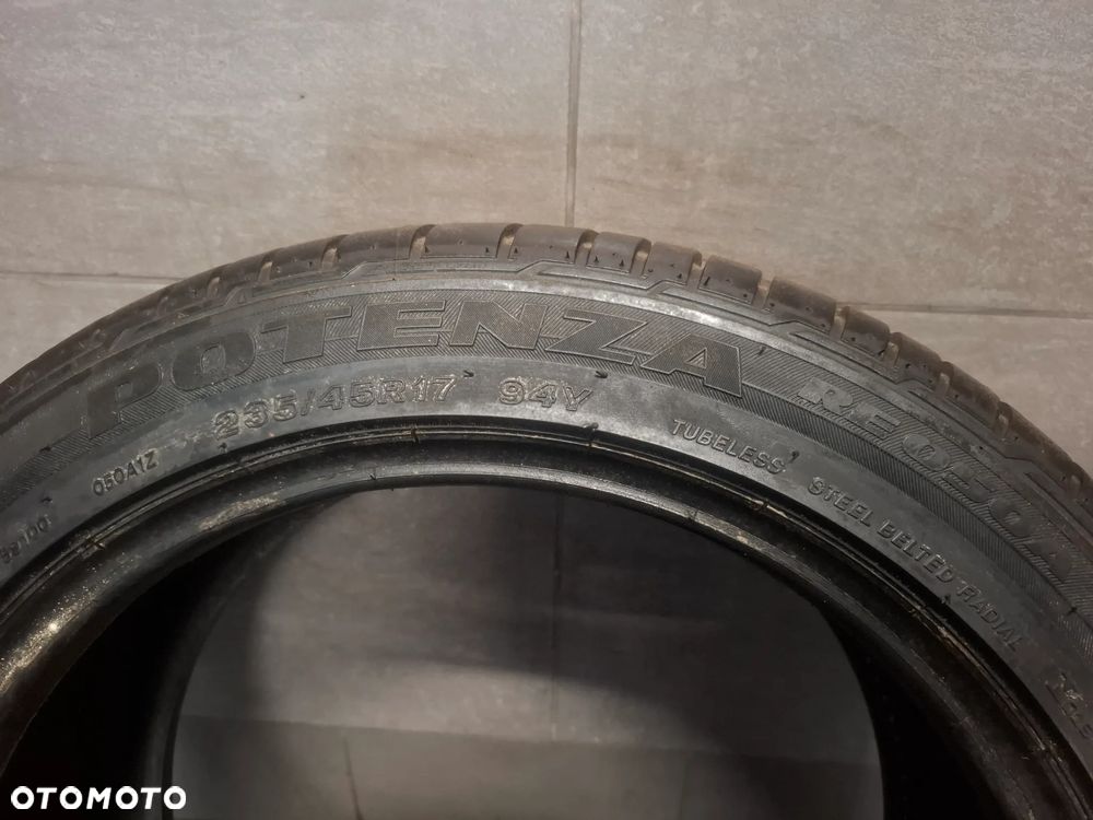 Opona lato Bridgestone Potenza RE 050A 235/45R17 bieżnik 8 mm - 4