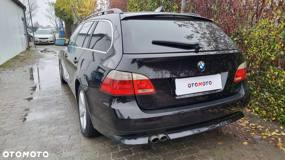 BMW Seria 5 525d - 26
