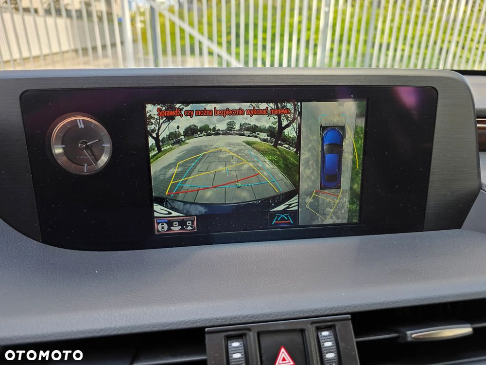Lexus ES 300h Prestige - 14