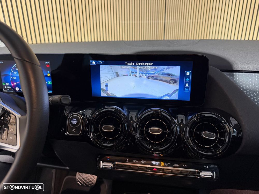 Mercedes-Benz GLA 180 7G-DCT Progressive - 14