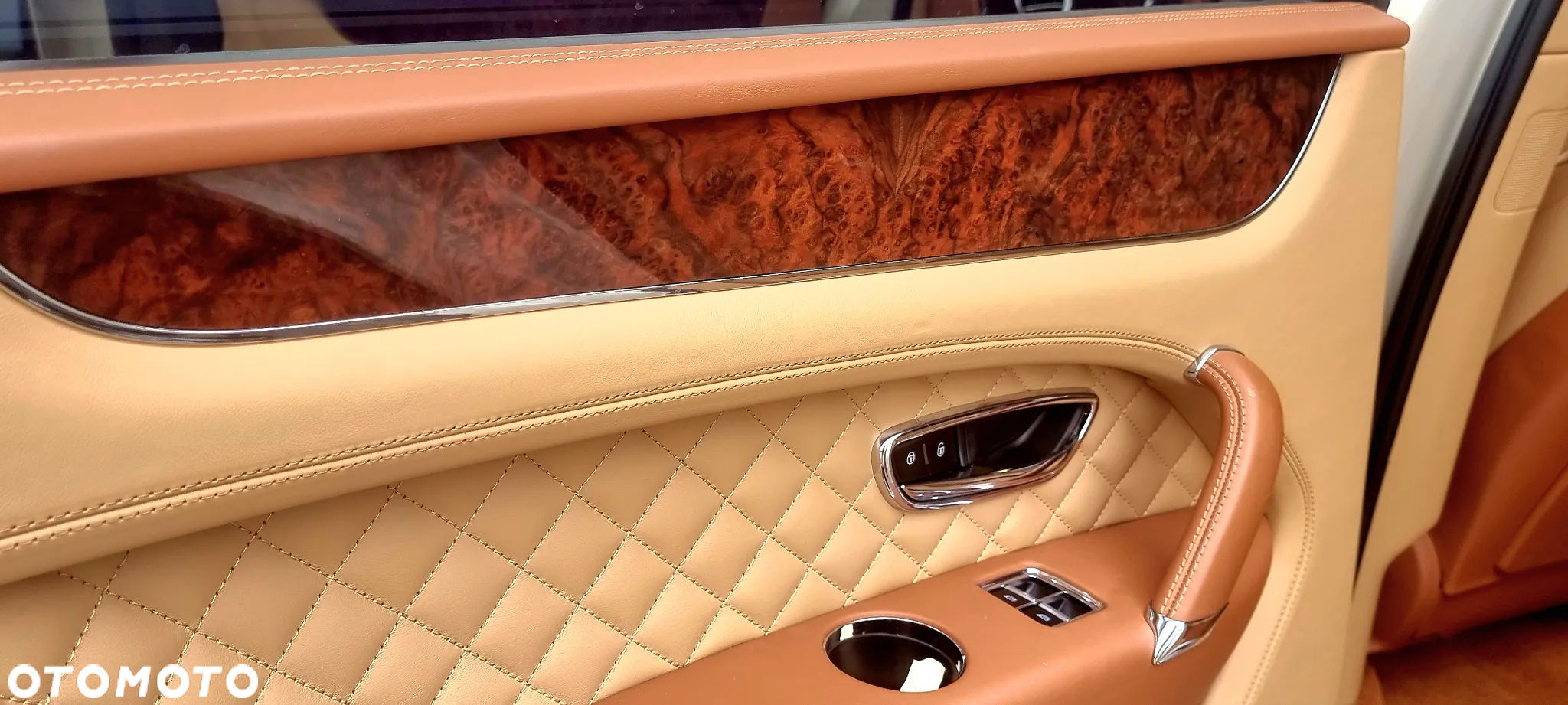Bentley Bentayga - 23