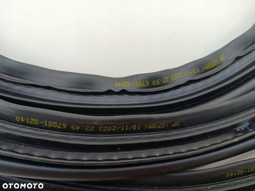 TOYOTA COROLLA E21 USZCZELKA TYLNEJ KLAPY 6788102140 - 3