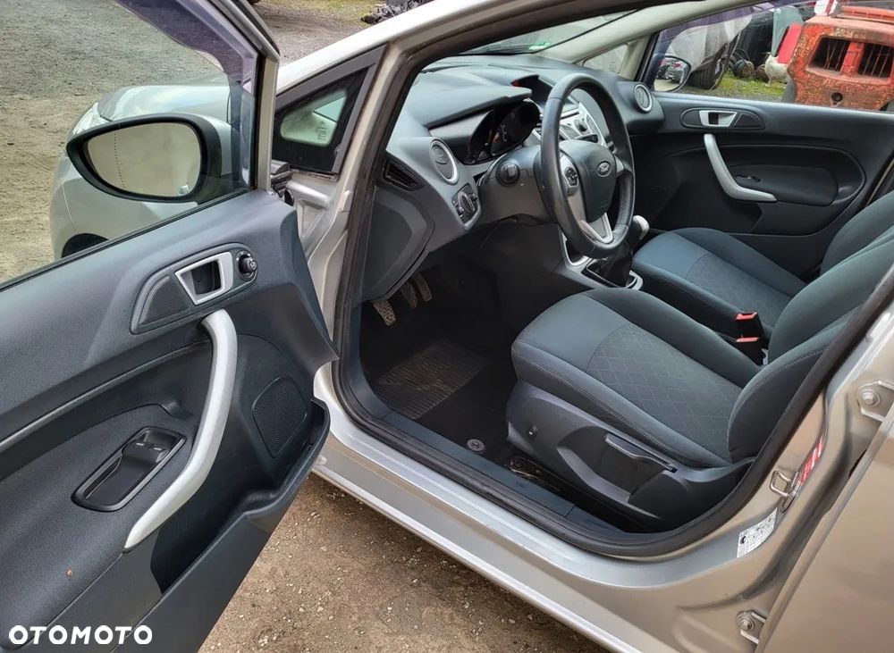 Ford Focus 1.6 Ambiente EU5 - 11