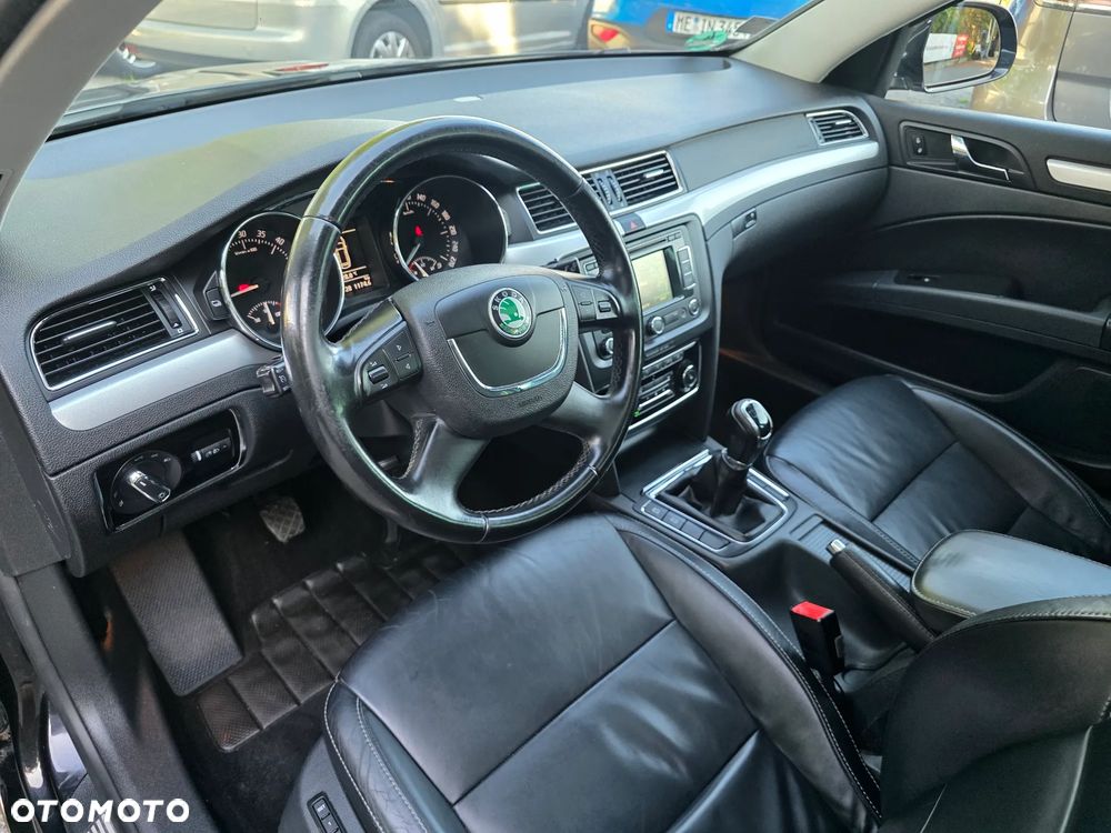 Skoda Superb 2.0 TDI Exclusive - 10
