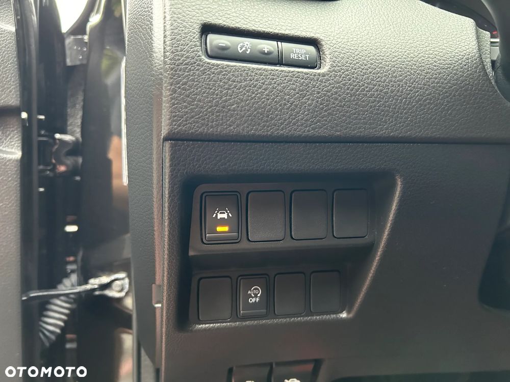 Nissan Qashqai 1.3 DIG-T N-Connecta - 26