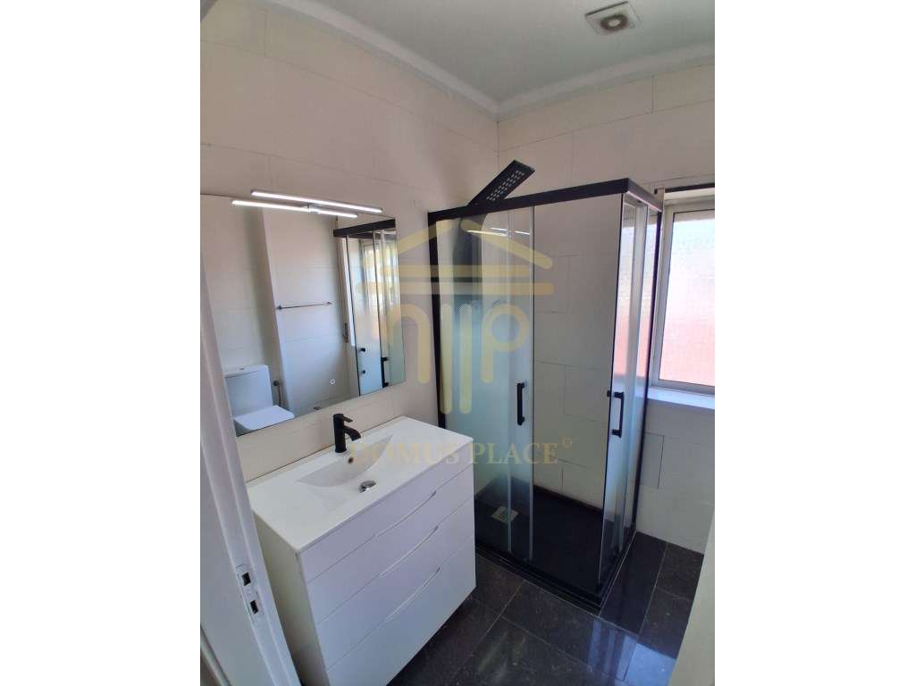 Apartamento T3 Renovado com 3 Frentes, Varandas e Garagem em Fânzer... - Grande imagem: 5/21
