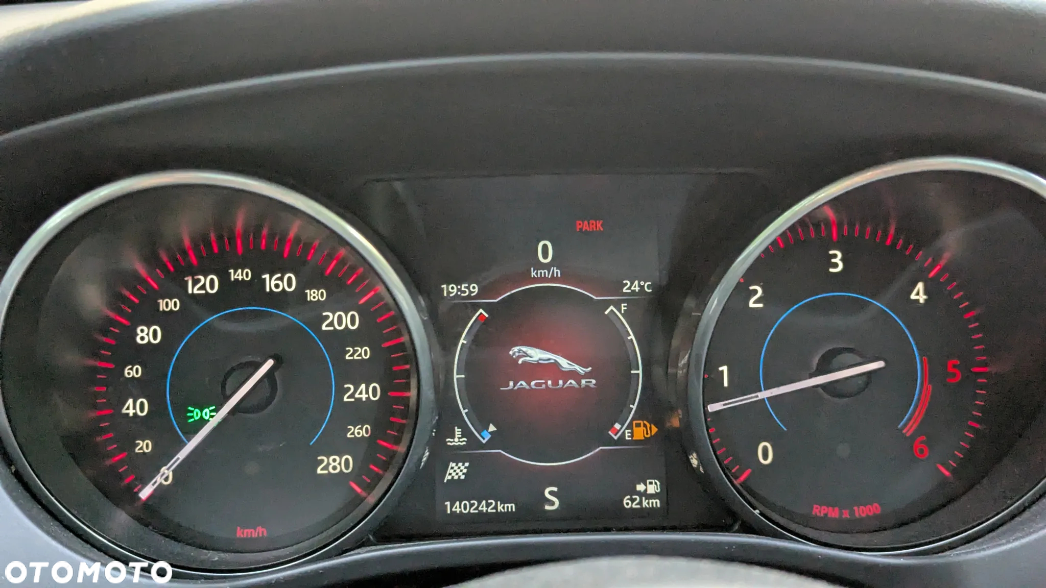Jaguar F-Pace 2.0 i4D AWD Prestige - 27