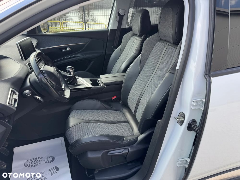 Peugeot 5008 BlueHDi 120 Allure - 12