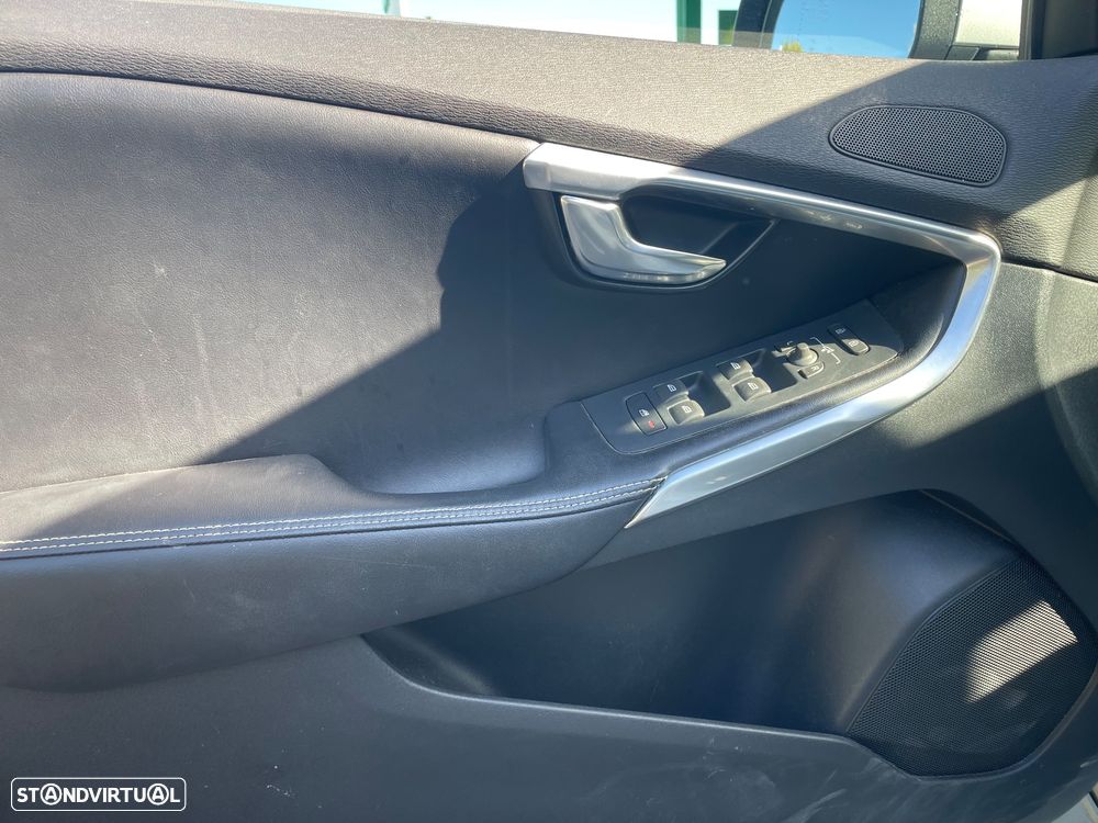 Volvo V40 2.0 D2 R-Design - 8