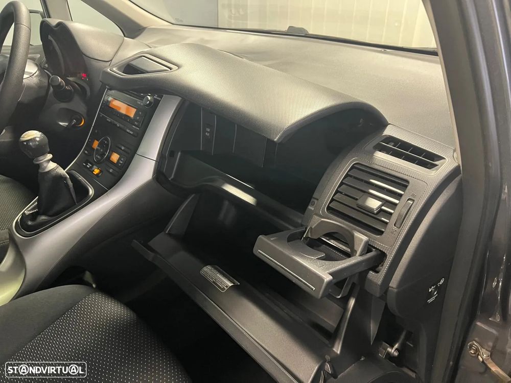 Toyota Auris 1.33 VVT-i ACtive - 18