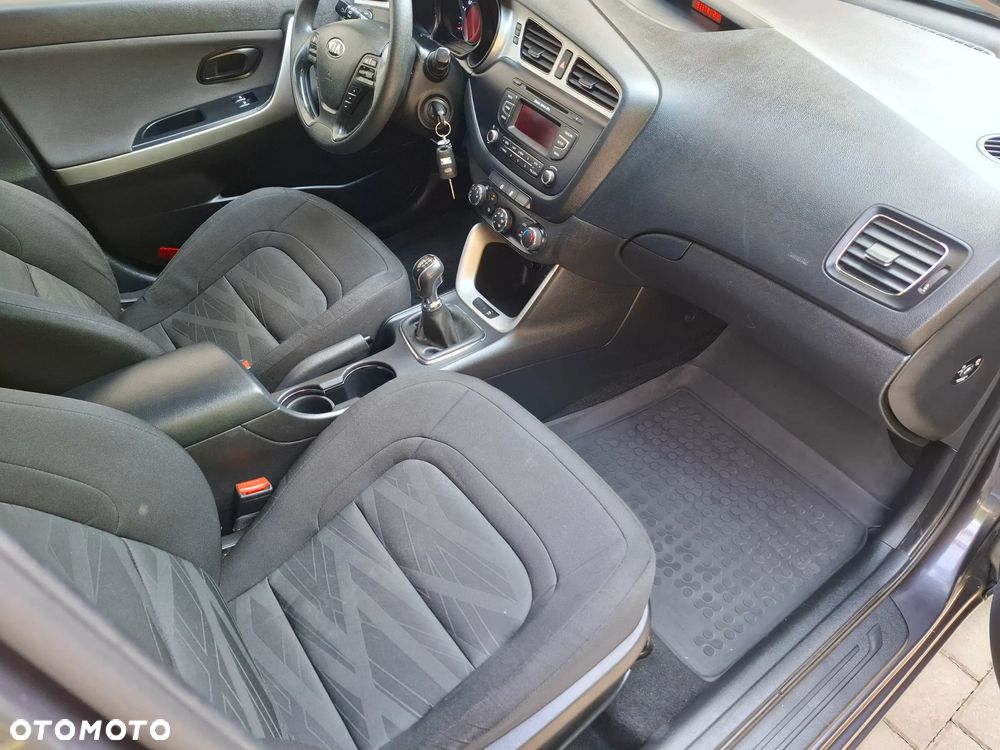 Kia Ceed 1.6 CRDi 128 Vision - 9