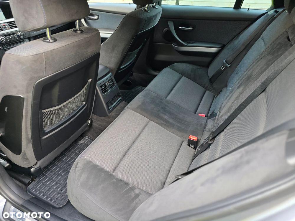 BMW Seria 3 320d Efficient Dynamics Sport Line - 27