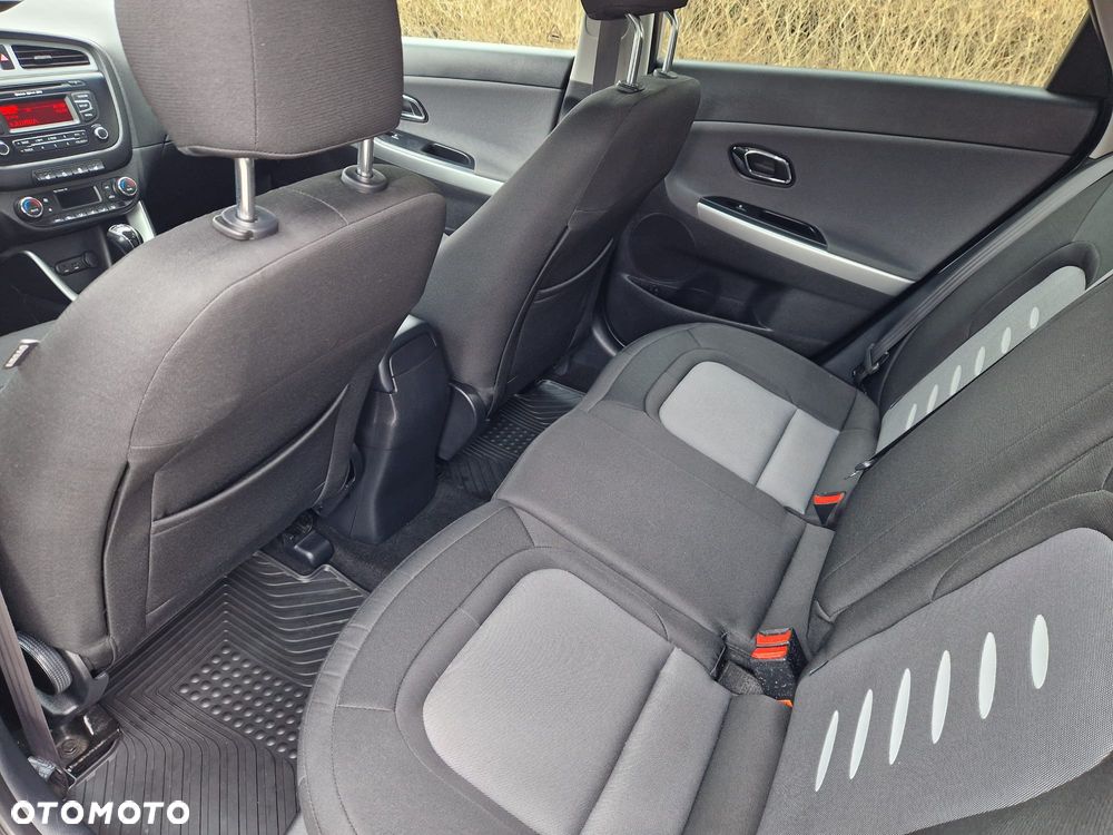 Kia Ceed 1.6 GDI L - 11