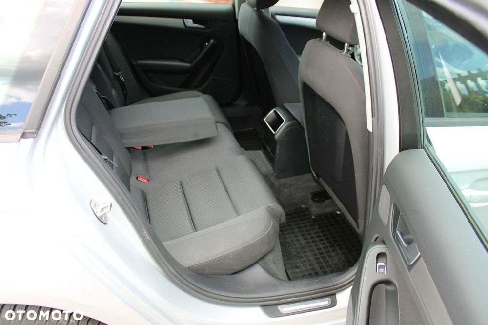 Audi A4 Avant 2.0 TDI DPF Ambiente - 30