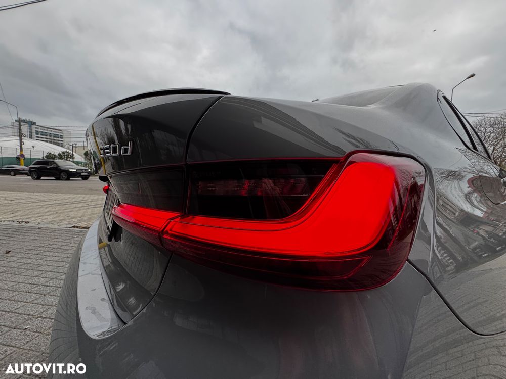 BMW Seria 3 320d xDrive AT M Sport - 12